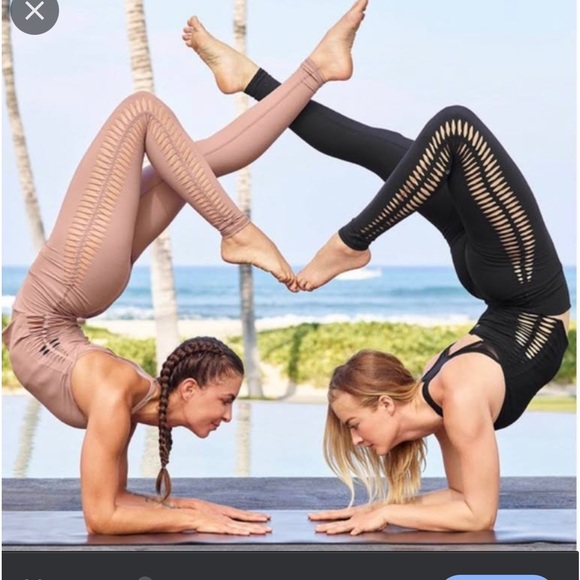 Alo Yoga Reform Legging - Picture 2 of 6